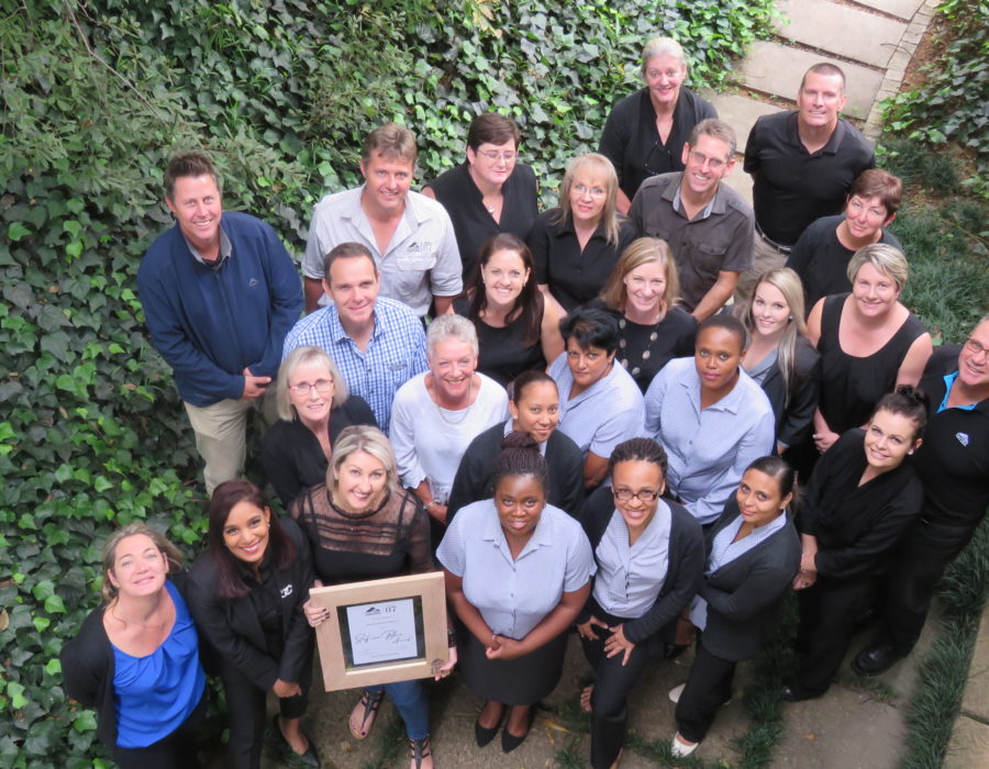 Brokoop Website_Safire Award Hand Over